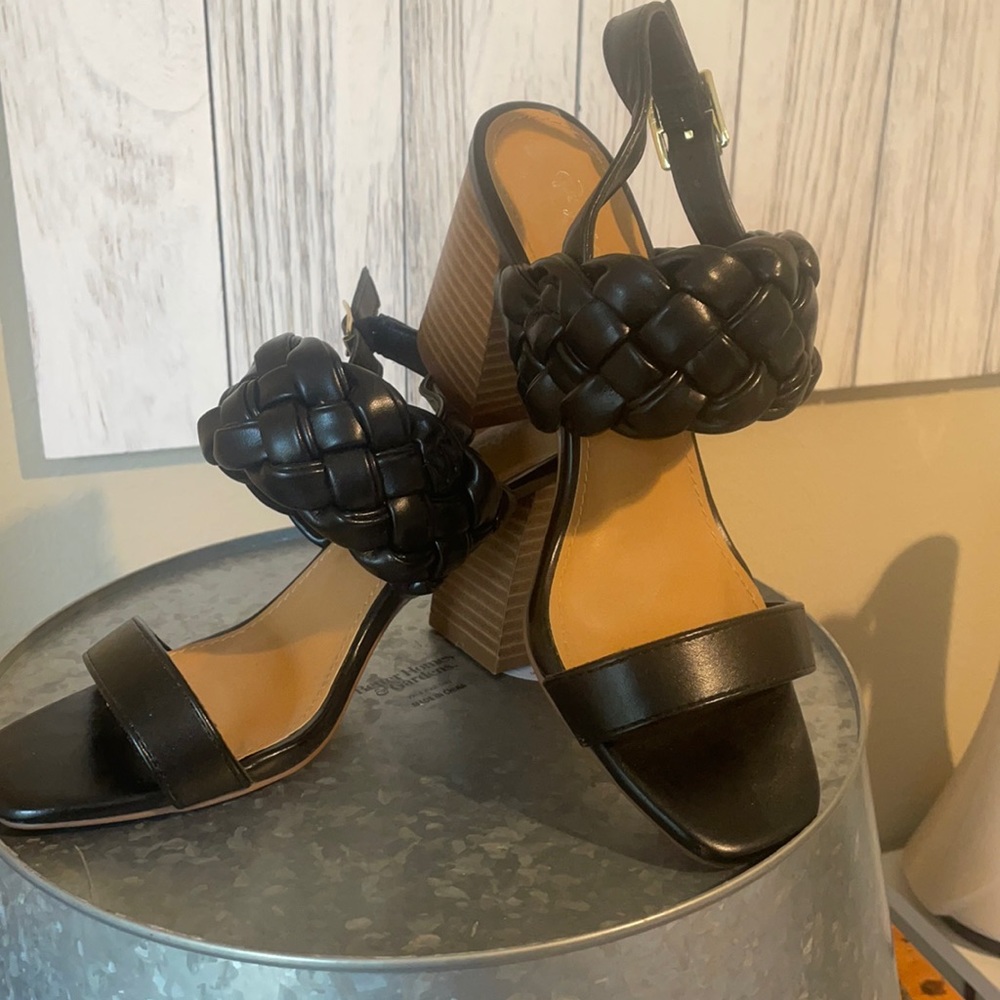 Dress shoes